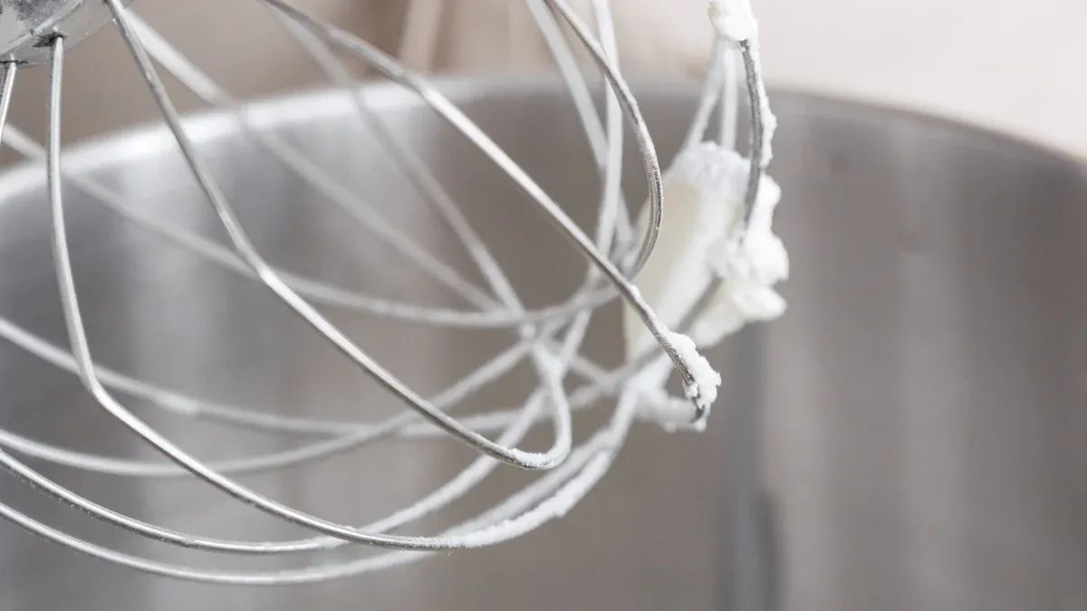 Планетарное перемешивание против традиционного перемешивания: какой стационарный миксер работает лучше?