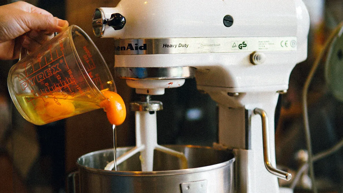 Экстремальный тест планетарного миксера мощностью 1500 Вт: сколько теста можно замесить, не перегружая его?