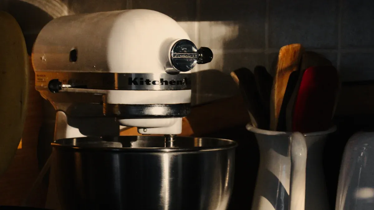 What Makes the Compact Plastic Stand Mixer the Easiest Appliance for Fast OEM Brand Customization?