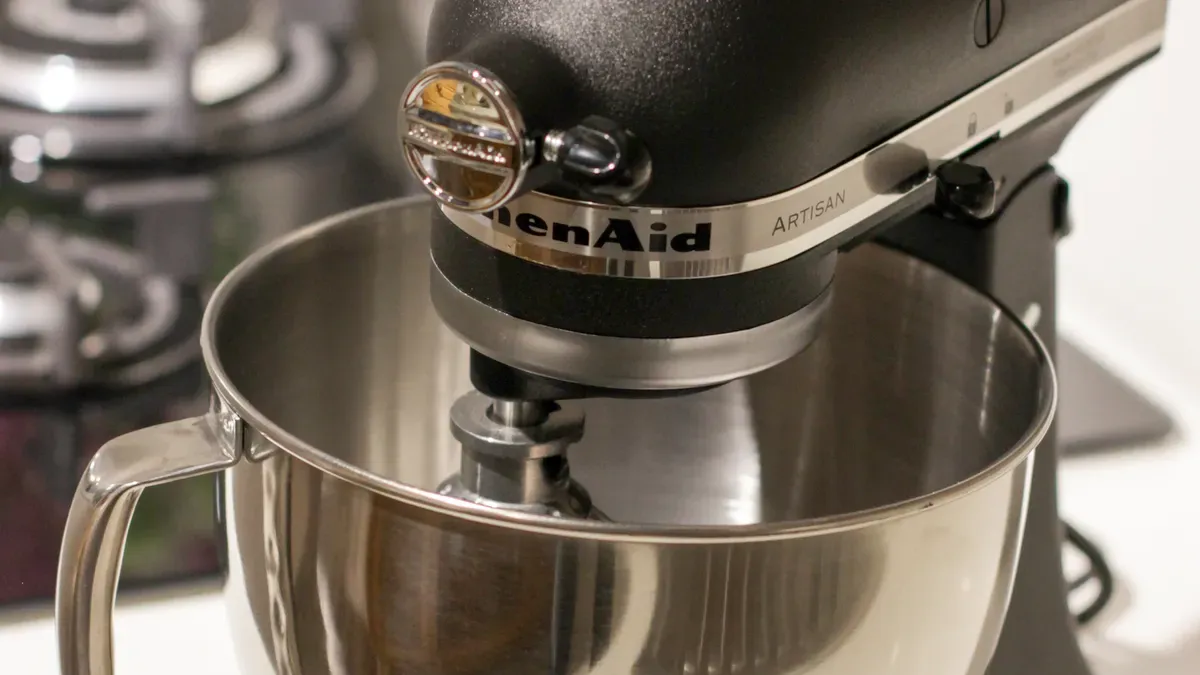 Features Of The Compact Plastic Stand Mixer
